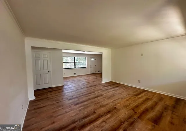Photo 4 of Single family home for sale at 1724 Cherry Valley Cir SE, Atlanta, GA 30316 | MLS# 10879159 | Listing updated on 2026-10-26