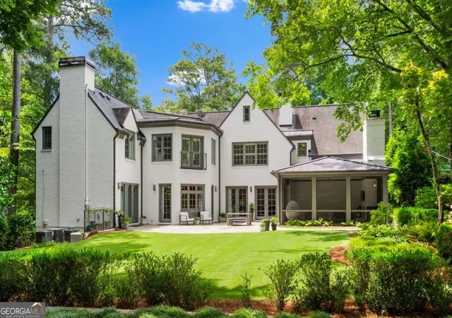 Photo 2 of Mansion for sale at 1610 W Sussex Rd Ne, Atlanta, GA 30306 | MLS# 10833391 | Listing updated on 2026-09-24