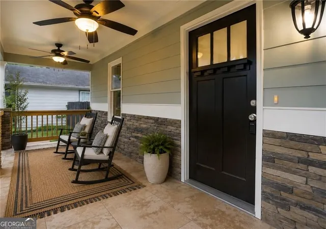 Photo 2 of Single family home for sale at 183 Warren St Se, Atlanta, GA 30317 | MLS# 10843105 | Listing updated on 2026-09-28