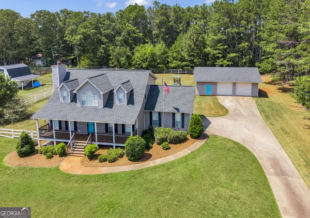 Photo 2 of Single family home for sale at 55 Ewing Dr, Social Circle, GA 30025 | MLS# 10837728 | Listing updated on 2026-09-15