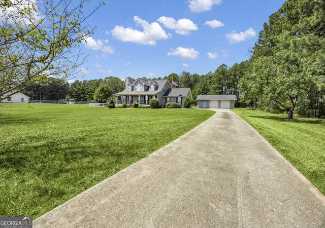 Photo 4 of Single family home for sale at 55 Ewing Dr, Social Circle, GA 30025 | MLS# 10837728 | Listing updated on 2026-09-15