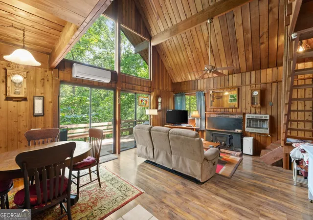 Photo 3 of Sale Pending at 302 Normandy Trl, Lavonia, GA 30553 | MLS# 10838746 | Listing updated on 2026-09-15