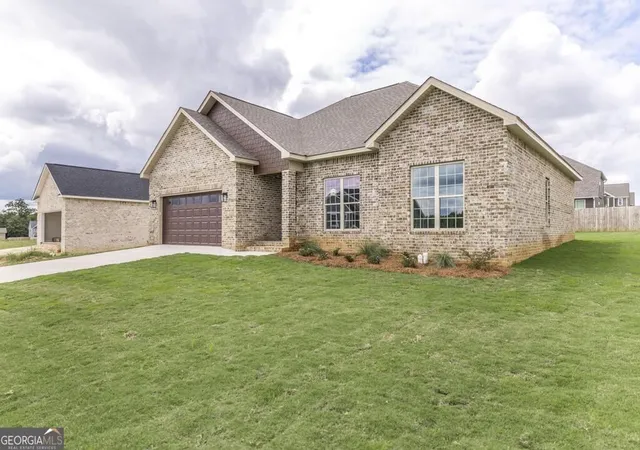 Photo 2 of Single family home for sale at 904 Nora Eloise, Bonaire, GA 31005 | MLS# 10698389 | Listing updated on 2026-09-10