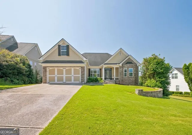 Photo 2 of Single family home for sale at 102 Colonial Cir Nw, Cartersville, GA 30120 | MLS# 10839020 | Listing updated on 2026-09-17