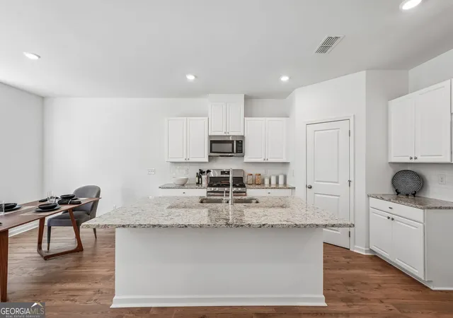 Photo 3 of Sale Pending at 207 Groveton Ct, Euharlee, GA 30145 | MLS# 10830708 | Listing updated on 2026-09-30