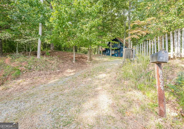 Photo 4 of Single family home for sale at 8624 Old Dial Rd, Blue Ridge, GA 30513 | MLS# 10852033 | Listing updated on 2026-10-08