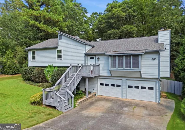 Photo 1 of Single family home for sale at 5045 Ravenwood Dr, Marietta, GA 30066 | MLS# 10840798 | Listing updated on 2026-10-07
