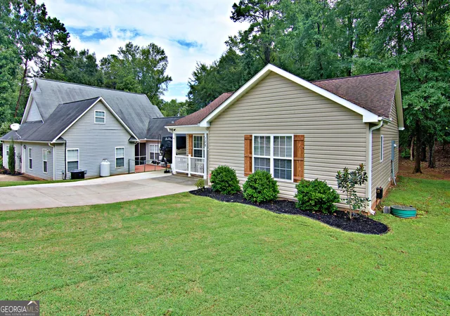 Photo 1 of Single family home for sale at 108 Elm Dr, Westminster, SC 29693 | MLS# 10852619 | Listing updated on 2026-10-08
