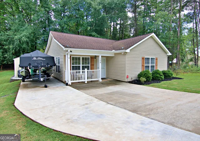 Photo 2 of Single family home for sale at 108 Elm Dr, Westminster, SC 29693 | MLS# 10852619 | Listing updated on 2026-10-08