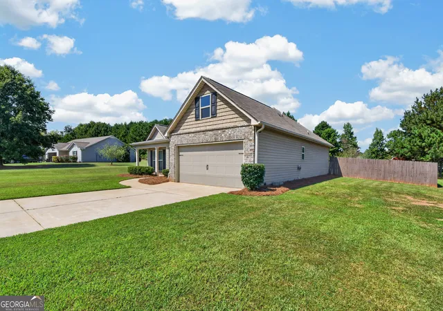 Photo 2 of Single family home for sale at 142 Oconee Meadows Way, Eatonton, GA 31024 | MLS# 10851417 | Listing updated on 2026-10-07