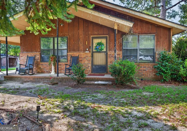 Single family home for sale at 302 Lakeview Dr, Glennville, GA 30427 | MLS# 10850980