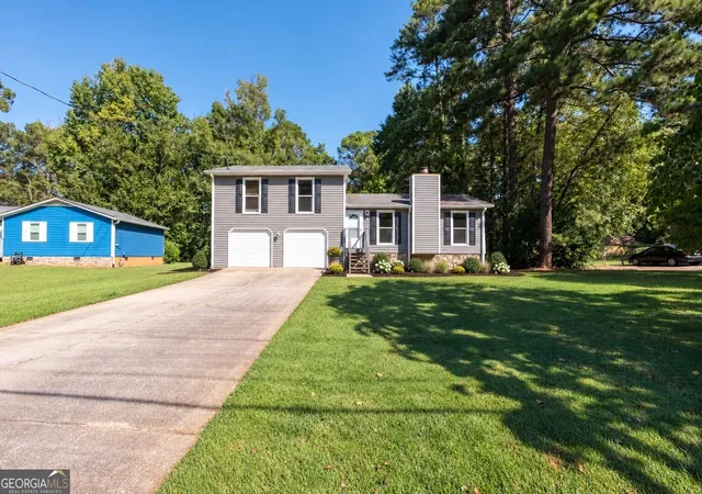 Photo 2 of Single family home for sale at 1119 Blazing Ridge, Lawrenceville, GA 30046 | MLS# 10849468 | Listing updated on 2026-10-08