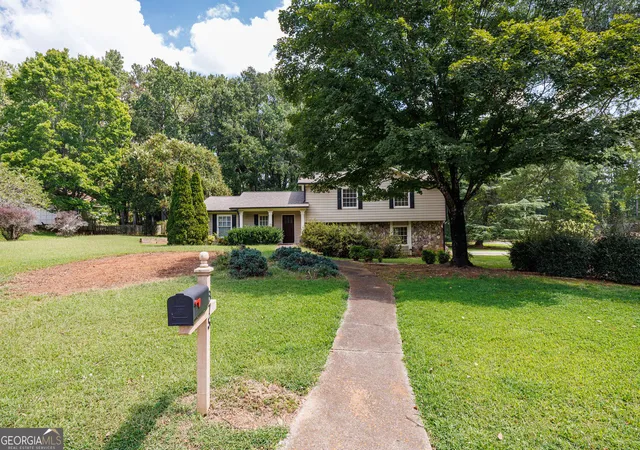 Single family home for sale at 875 Windsor Trl, Roswell, GA 30076 | MLS# 10843288