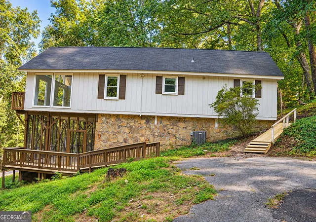 Photo 2 of Single family home for sale at 165 Royal Lodge Dr, Warm Springs, GA 31830 | MLS# 10842217 | Listing updated on 2026-10-02