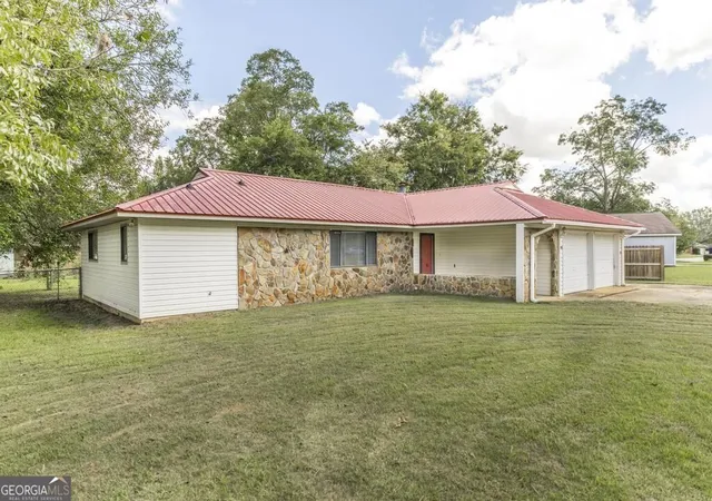 Photo 3 of Sale Pending at 120 Haag Dr, Warner Robins, GA 31093 | MLS# 10847006 | Listing updated on 2026-09-16