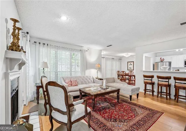 Listing Photo 5 - Condo for sale in building located at 403 Mill Pond Ct SE, Smyrna, GA 30082