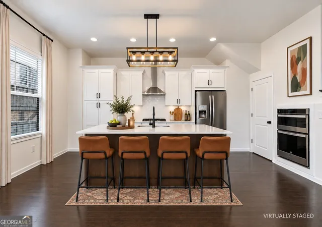 Listing Photo 4 - Condo for sale in building located at 3933 Danube Ln, Atlanta, GA 30339 - Unit #221
