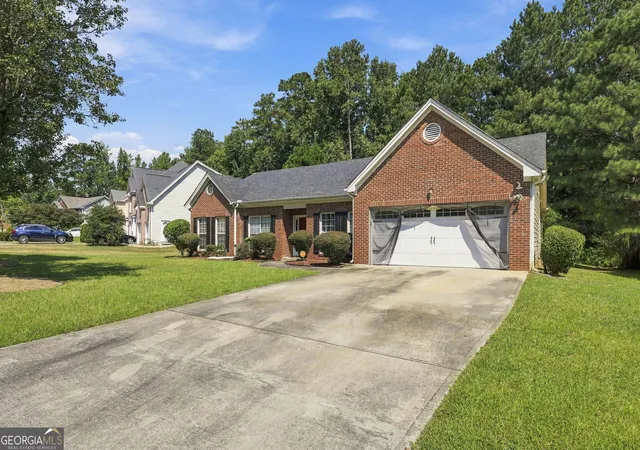 Photo 3 of Single family home for sale at 2120 Enon Ml Dr SW, Atlanta, GA 30331 | MLS# 10852817 | Listing updated on 2026-09-24