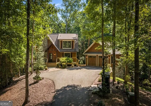Photo 3 of Single family home for sale at 2634 Mountain Tops Rd, Blue Ridge, GA 30513 | MLS# 10840024 | Listing updated on 2026-09-20
