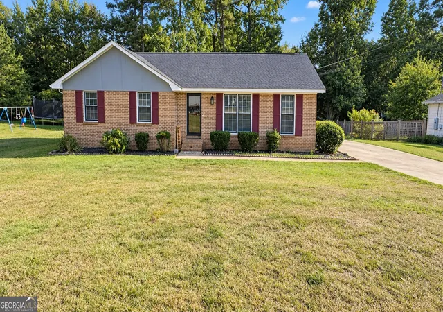 Photo 1 of Single family home for sale at 218 Cosby Dr, Lagrange, GA 30241 | MLS# 10823165 | Listing updated on 2026-09-20
