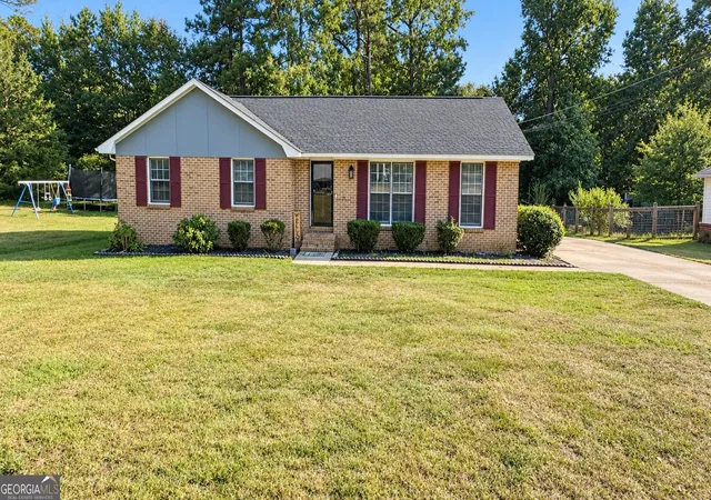 Photo 3 of Single family home for sale at 218 Cosby Dr, Lagrange, GA 30241 | MLS# 10823165 | Listing updated on 2026-09-20