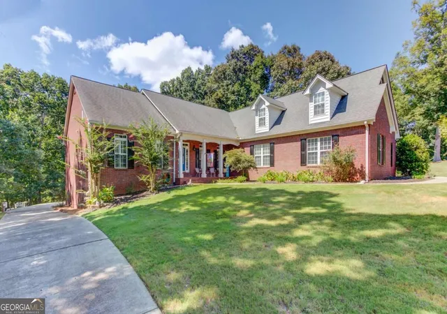 Single family home for sale at 289 Gold Crst Dr, Braselton, GA 30517 | MLS# 10844425