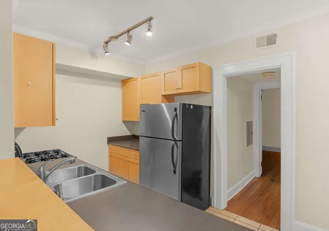 Listing Photo 4 - Condo for sale in building located at 741 Frederica St Ne, Atlanta, GA 30306 - Unit #1