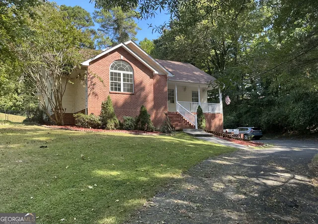 Photo 4 of Single family home for sale at 101 S Azalea Dr, Lafayette, GA 30728 | MLS# 10842232 | Listing updated on 2026-09-22