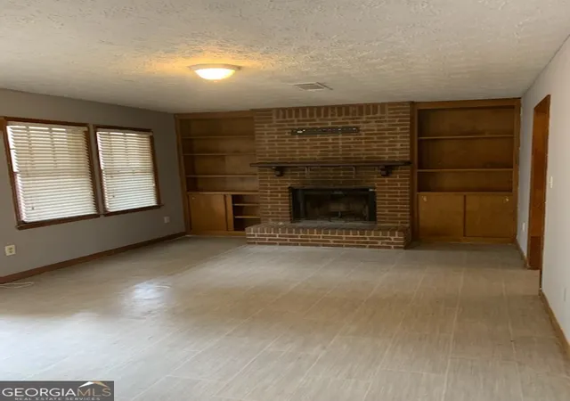 Photo 3 of Single family home for sale at 35 Triple Crown Ln, Ellenwood, GA 30294 | MLS# 10846674 | Listing updated on 2026-09-30