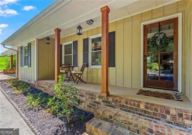 Photo 2 of Single family home for sale at 4941 Bedell Rd Ne, Roswell, GA 30075 | MLS# 10850699 | Listing updated on 2026-10-06