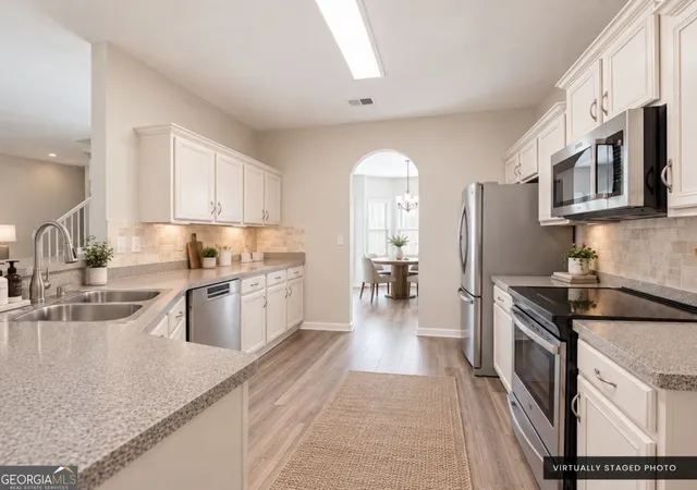 Photo 4 of Single family home for sale at 6973 Grand Hickory Dr, Braselton, GA 30517 | MLS# 10852623 | Listing updated on 2026-10-08