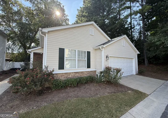 Photo 2 of Single family home for sale at 345 Windcroft Cir NW, Acworth, GA 30101 | MLS# 10850681 | Listing updated on 2026-10-06