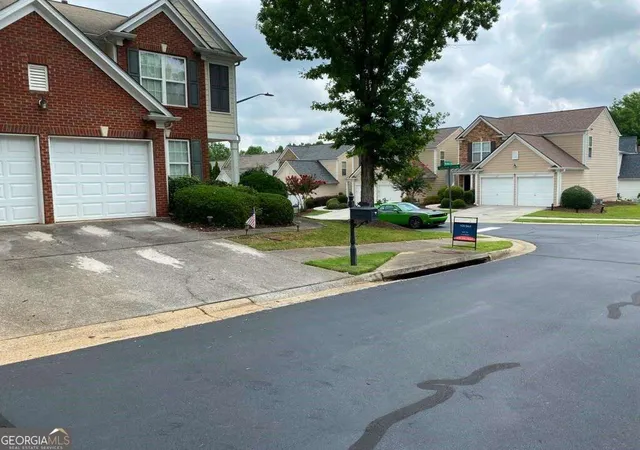 Photo 3 of Townhouse for sale at 294 Balaban Cir, Woodstock, GA 30188 | MLS# 10837609 | Listing updated on 2026-09-15