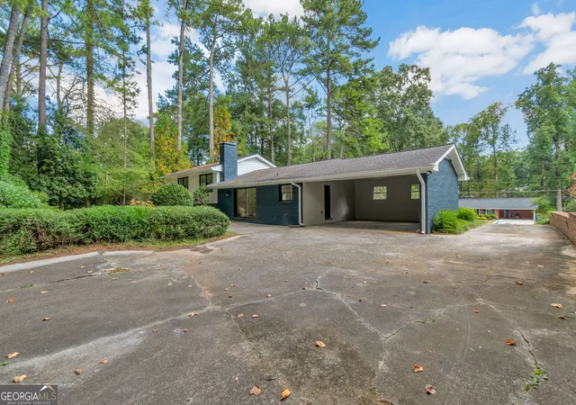 Photo 3 of Single family home for sale at 2616 Hawthorne Dr Ne, Atlanta, GA 30345 | MLS# 10842465 | Listing updated on 2026-10-09
