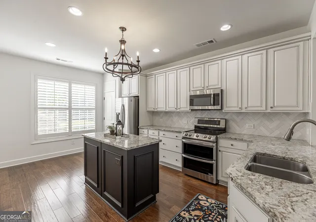 Photo 2 of Single family home for sale at 3522 Blue Cypress Cvs, Gainesville, GA 30504 | MLS# 10831601 | Listing updated on 2026-09-23