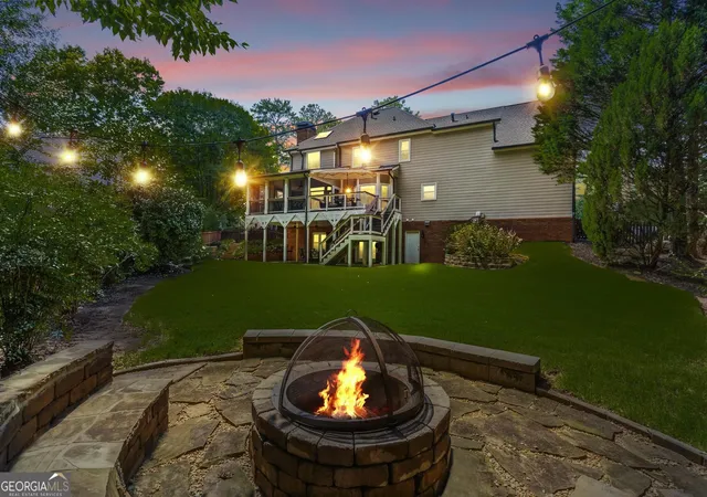 Photo 3 of Sale Pending at 8325 Riverbirch Dr, Roswell, GA 30076 | MLS# 10852678 | Listing updated on 2026-10-04