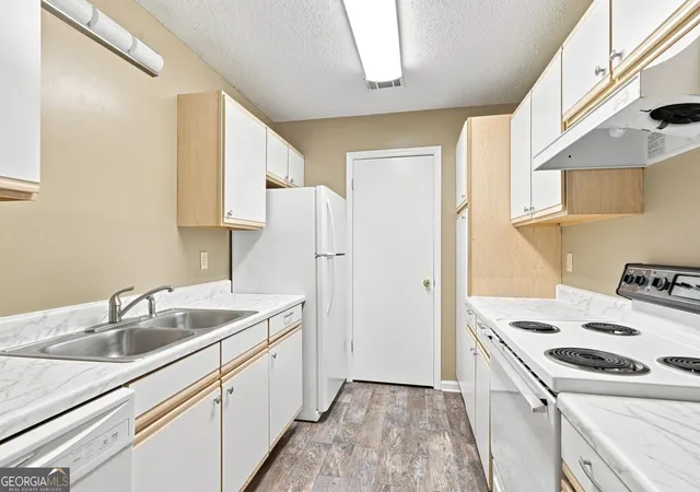 Photo 3 of Multi family home for sale at 2092 S Sherwood Dr #K-96, Valdosta, GA 31602 | MLS# 10842197 | Listing updated on 2026-09-22