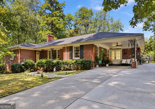 Photo 2 of Single family home for sale at 38 Furman St, Toccoa, GA 30577 | MLS# 10840756 | Listing updated on 2026-09-04