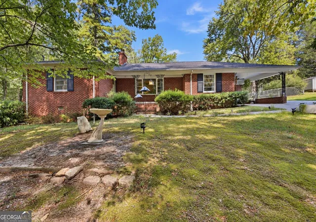 Photo 2 of Single family home for sale at 38 Furman St, Toccoa, GA 30577 | MLS# 10840756 | Listing updated on 2026-09-04