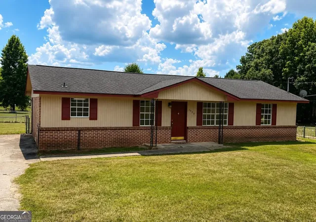 Photo 1 of Single family home for sale at 1529 S Davis Rd, Lagrange, GA 30241 | MLS# 10840421 | Listing updated on 2026-09-23