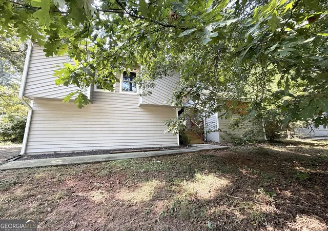 Photo 3 of Single family home for sale at 704 Lost Crk Cir, Stone Mountain, GA 30088 | MLS# 10849238 | Listing updated on 2026-10-03