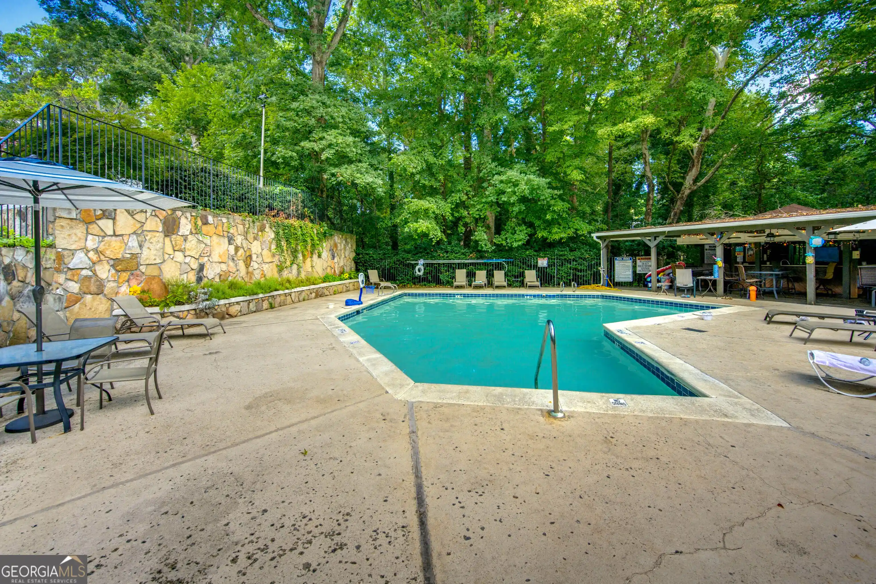 Listing Photo 29 - Condo for sale in 5159 Roswell Rd located at 5159 Roswell Rd, Sandy Springs, GA 30342 - Unit # 1/59