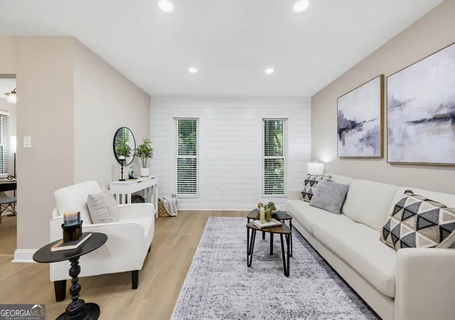 Listing Photo 5 - Condo for sale in building located at 5159 Roswell Rd, Sandy Springs, GA 30342 - Unit # 1/59