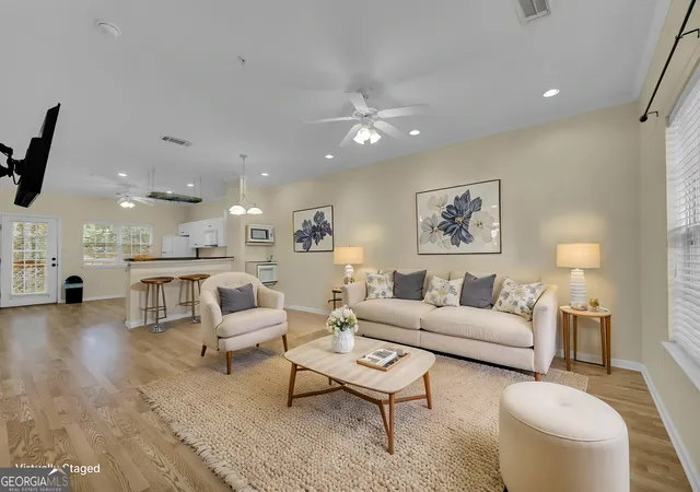 Listing Photo 4 - Condo for sale in building located at 205 Woodstone Dr, Athens, GA 30605 - Unit #APT 8