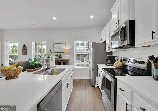 Listing Photo 4 - Condo for sale in building located at 2112 Prichard Park Dr, Kennesaw, GA 30144