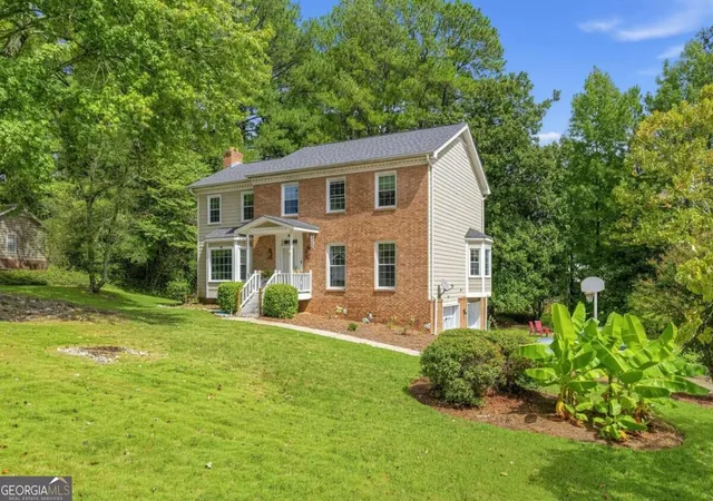 Photo 3 of Single family home for sale at 3012 Overwood Ln Sw, Snellville, GA 30078 | MLS# 10847388 | Listing updated on 2026-09-30