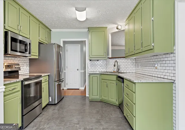 Photo 3 of Single family home for sale at 830 Riverwood Dr, Monroe, GA 30655 | MLS# 10851384 | Listing updated on 2026-10-07