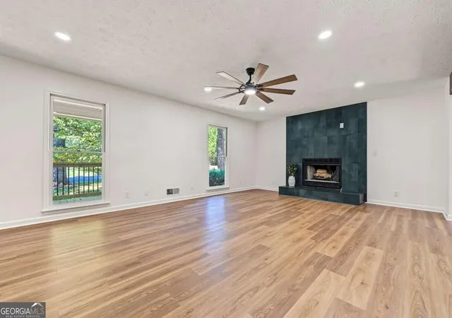 Photo 3 of Single family home for sale at 291 Crabapple Ct, Powder Springs, GA 30127 | MLS# 10839065 | Listing updated on 2026-09-18