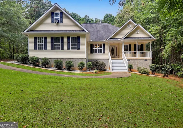 Photo 1 of Single family home for sale at 51 Creekwood Dr, Griffin, GA 30223 | MLS# 10843554 | Listing updated on 2026-10-03