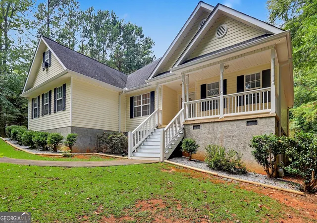 Photo 2 of Single family home for sale at 51 Creekwood Dr, Griffin, GA 30223 | MLS# 10843554 | Listing updated on 2026-10-03